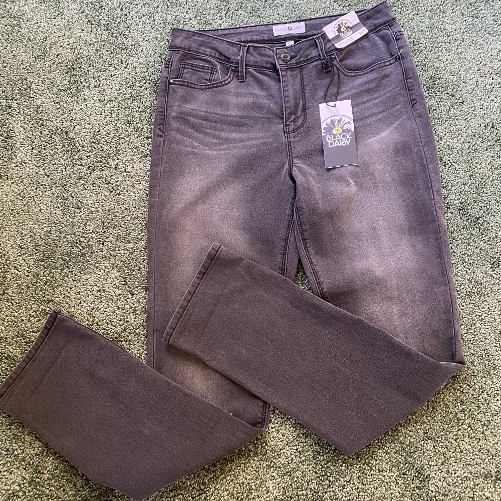 BLACK DAISY KATE STRAIGHT LEG DENIM JEANS, SIZE 9, NEW WITH TAGS
